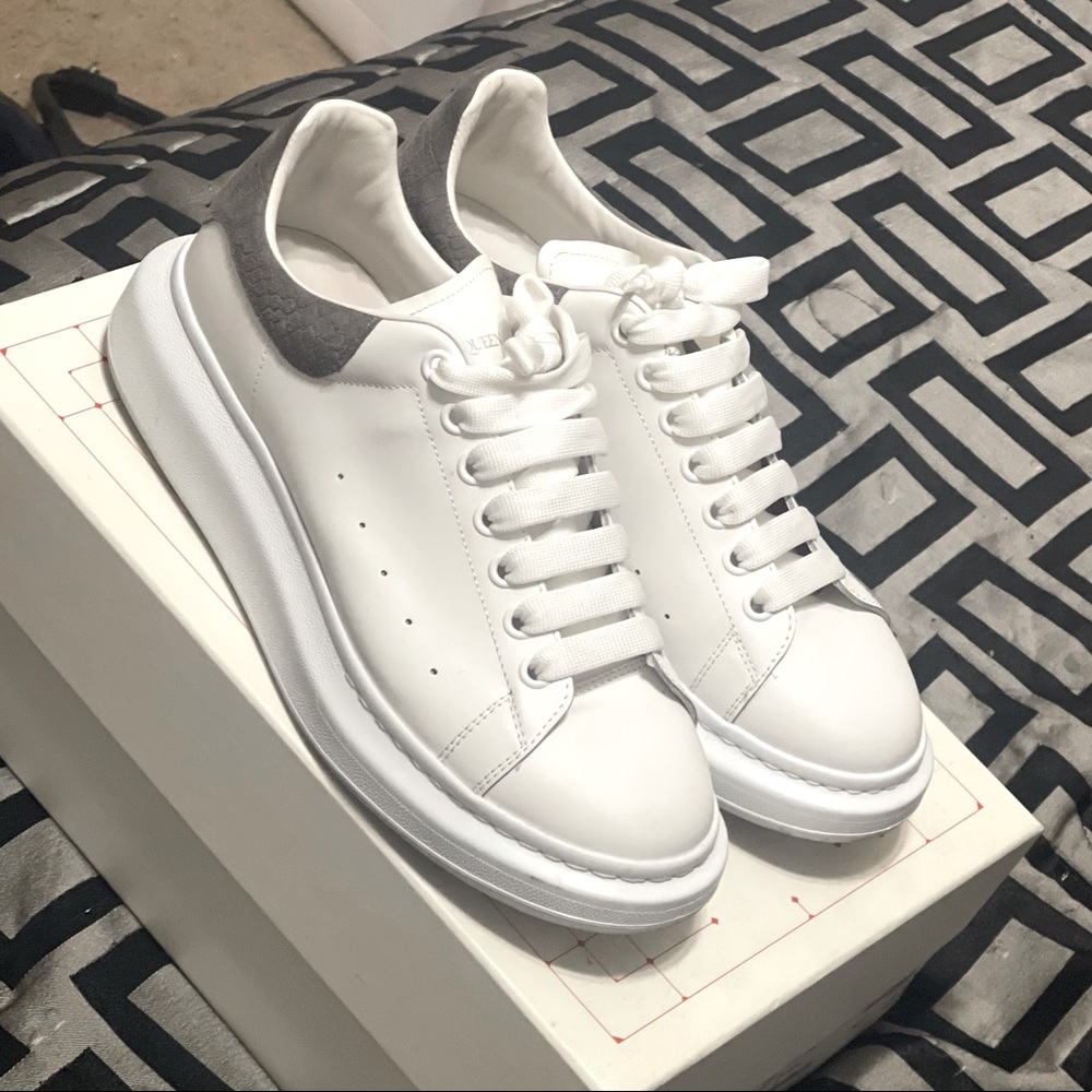 Alexander Mcqueens: White and Grey Size:43/10 Mens